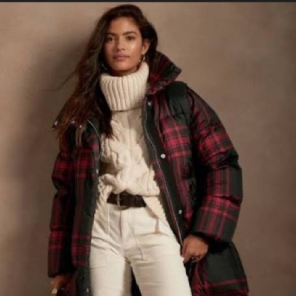 Banana Republic Water-Repellent Long Puffer CoaBlack and Red